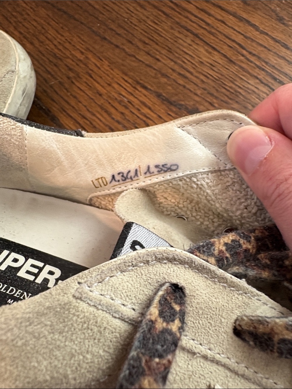 Golden Goose Superstar Sneakers in Beige and Black with Leopard Laces - Size 39 - Picture 5 of 6